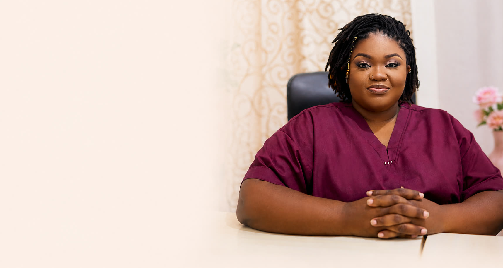 Dr Douria SALAMI DJIBRIL dans son cabinet